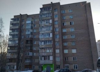 Продаю 2-ком. квартиру, 41 м2, Киров, улица Сурикова, 44