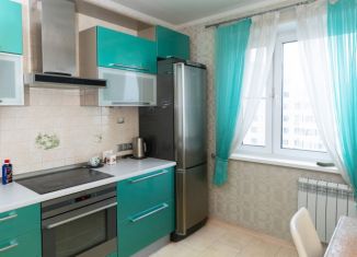 Аренда 2-ком. квартиры, 55 м2, Москва, ЮЗАО, улица Адмирала Лазарева, 43