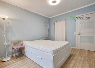 Сдаю 3-ком. квартиру, 65 м2, Москва, Беловежская улица, 21, станция Немчиновка