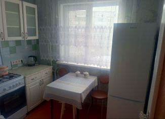 Двухкомнатная квартира в аренду, 38 м2, Первоуральск, улица Емлина, 2