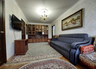 Продажа четырехкомнатной квартиры, 62 м2, Нальчик, Ингушская улица, 16, район Молодёжный