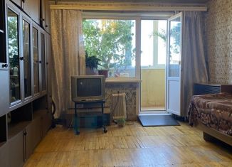 Продам трехкомнатную квартиру, 64 м2, Свердловская область, улица Индустрии, 57к2