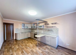 Продается 3-комнатная квартира, 90 м2, Тюмень, улица Николая Семёнова, 27к3