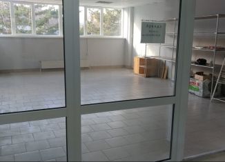 Продаю помещение свободного назначения, 46.5 м2, Крымск, улица Ленина, 180