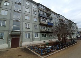 Трехкомнатная квартира на продажу, 59 м2, Новгородская область, Строительная улица, 7