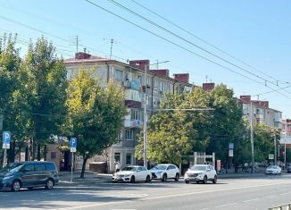 Продается четырехкомнатная квартира, 58 м2, Краснодар, улица Атарбекова, 40