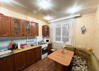 Продаю четырехкомнатную квартиру, 72 м2, Мелеуз, улица Кочеткова, 5