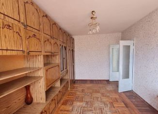 Продаю двухкомнатную квартиру, 46 м2, Нальчик, улица Хмельницкого, 36, район Богданка