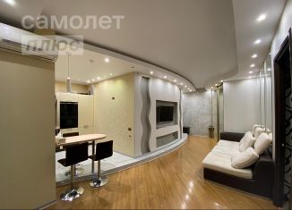 Продается 3-комнатная квартира, 72 м2, Владивосток, улица Ильичёва, 4