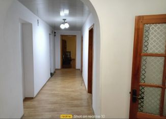 Сдам 3-комнатную квартиру, 92 м2, Дагестан, улица Джамалутдина Атаева, 6Б