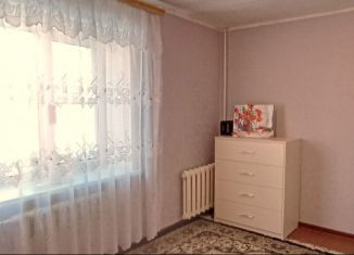 Продается 3-комнатная квартира, 53 м2, Кировская область, улица Сурикова, 11