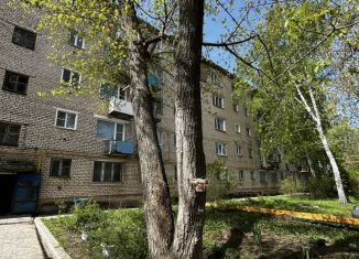 2-комнатная квартира на продажу, 46 м2, поселок городского типа Междуреченск, улица ЖБК, 9