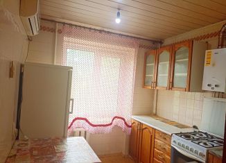 Продажа 2-комнатной квартиры, 43 м2, Батайск, улица Орджоникидзе, 2Б