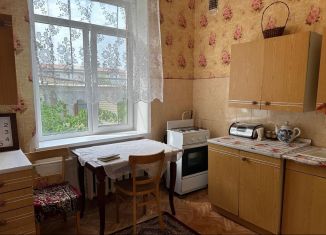 Продается 2-комнатная квартира, 53.2 м2, Махачкала, улица Коркмасова, 3, Советский район