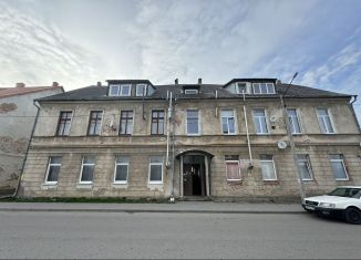 Продам 2-ком. квартиру, 51.8 м2, Калининградская область, улица Суворова, 6