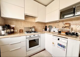 Продажа трехкомнатной квартиры, 67 м2, Новомосковск, улица Орджоникидзе, 5А