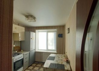Сдам в аренду однокомнатную квартиру, 32 м2, Зеленодольск, улица Вали Хазиева, 4