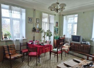 Продаю трехкомнатную квартиру, 68 м2, Нижний Новгород, Комсомольская улица, 7, метро Комсомольская