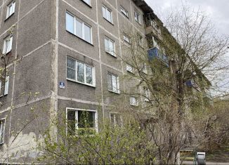 Продается двухкомнатная квартира, 43.9 м2, Кемеровская область, улица Конева, 5