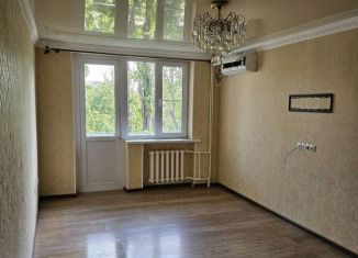 Продаю трехкомнатную квартиру, 65 м2, Грозный, улица Дьякова, 3, 3-й микрорайон