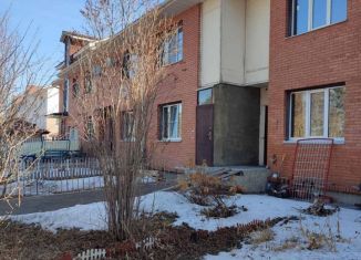 Продаю двухкомнатную квартиру, 65 м2, Иркутская область, 30-й микрорайон, 24Б