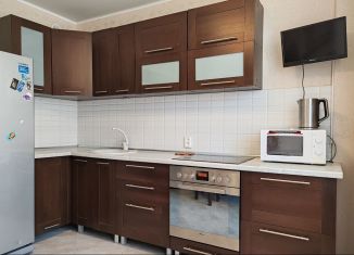 Двухкомнатная квартира в аренду, 55 м2, Новосибирск, Калининский район, улица Гребенщикова, 6