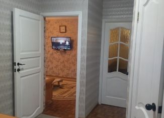 Продам 2-комнатную квартиру, 44 м2, Новосибирск, улица Титова, 182, метро Площадь Маркса