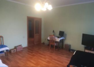 Продается 3-комнатная квартира, 83.8 м2, Челябинск, улица Цвиллинга, 31
