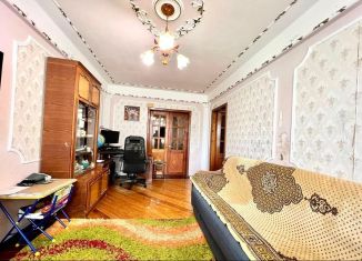 3-комнатная квартира на продажу, 80 м2, Махачкала, улица Каримова, 15А, Ленинский район