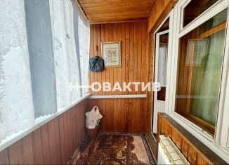 Продам 2-комнатную квартиру, 45.2 м2, Челябинск, улица Доватора, 35