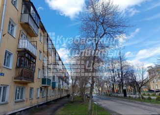 Продажа двухкомнатной квартиры, 47 м2, Осинники, улица Победы, 12