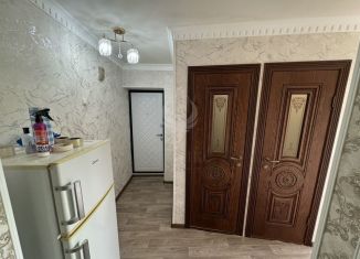 Продается 3-комнатная квартира, 65 м2, Грозный, улица Адама Малаева, 310