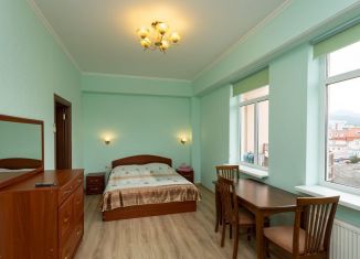 Аренда 1-ком. квартиры, 25 м2, Алушта, улица Ленина, 26