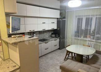 Продается 2-комнатная квартира, 75 м2, Тюмень, улица Николая Семёнова, 31