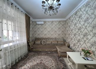 Продается 2-комнатная квартира, 65 м2, Каспийск, улица Кирова, 62Г