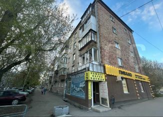 Продам 2-комнатную квартиру, 43 м2, Екатеринбург, улица Татищева, 68, метро Динамо