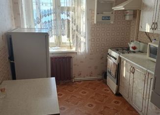 Сдается 2-комнатная квартира, 50 м2, посёлок городского типа Нижняя Мактама, Заводская улица, 6