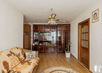 4-комнатная квартира на продажу, 60.7 м2, Тюменская область, улица 50 лет Октября, 48