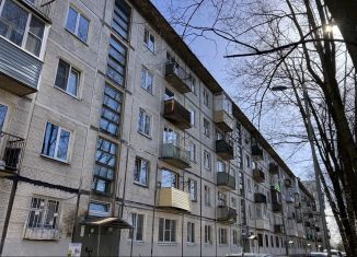 Сдается двухкомнатная квартира, 45.5 м2, Санкт-Петербург, проспект Мечникова, 3к2, Калининский район