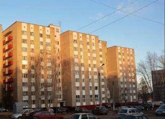 Продажа комнаты, 18 м2, Нижнекамск, проспект Вахитова, 13