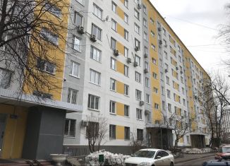 Трехкомнатная квартира в аренду, 60 м2, Москва, Ясеневая улица, 19к2