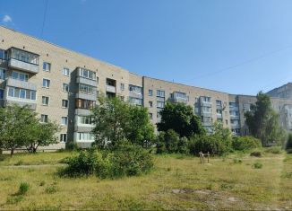 Продам трехкомнатную квартиру, 64 м2, Заречный, Молодёжный проезд, 13