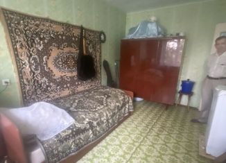 Продам трехкомнатную квартиру, 63 м2, Астраханская область, улица Безжонова, 4