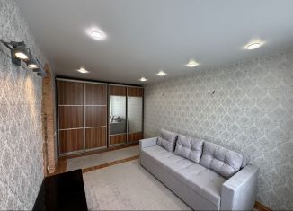 Сдача в аренду 1-ком. квартиры, 33 м2, Екатеринбург, улица Куйбышева, 123Б, метро Геологическая