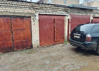 Сдаю в аренду гараж, 20 м2, Йошкар-Ола, улица Якова Эшпая, 145/30