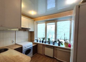 Продается 2-комнатная квартира, 48.3 м2, Челябинск, улица Красных Пилотов, 8, Курчатовский район