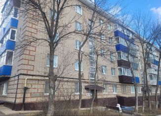 Продаю двухкомнатную квартиру, 42 м2, Бугульма, улица Газинура Гафиатуллина, 15