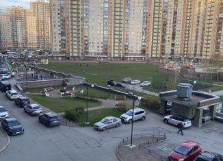 Продам 3-комнатную квартиру, 85 м2, Санкт-Петербург, Комендантский проспект, 51к1
