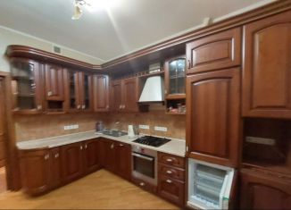 Сдам в аренду 1-комнатную квартиру, 56 м2, Лобня, улица Ленина, 23