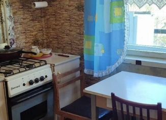 Продается 1-ком. квартира, 32.6 м2, Псковская область, Изборская улица, 40